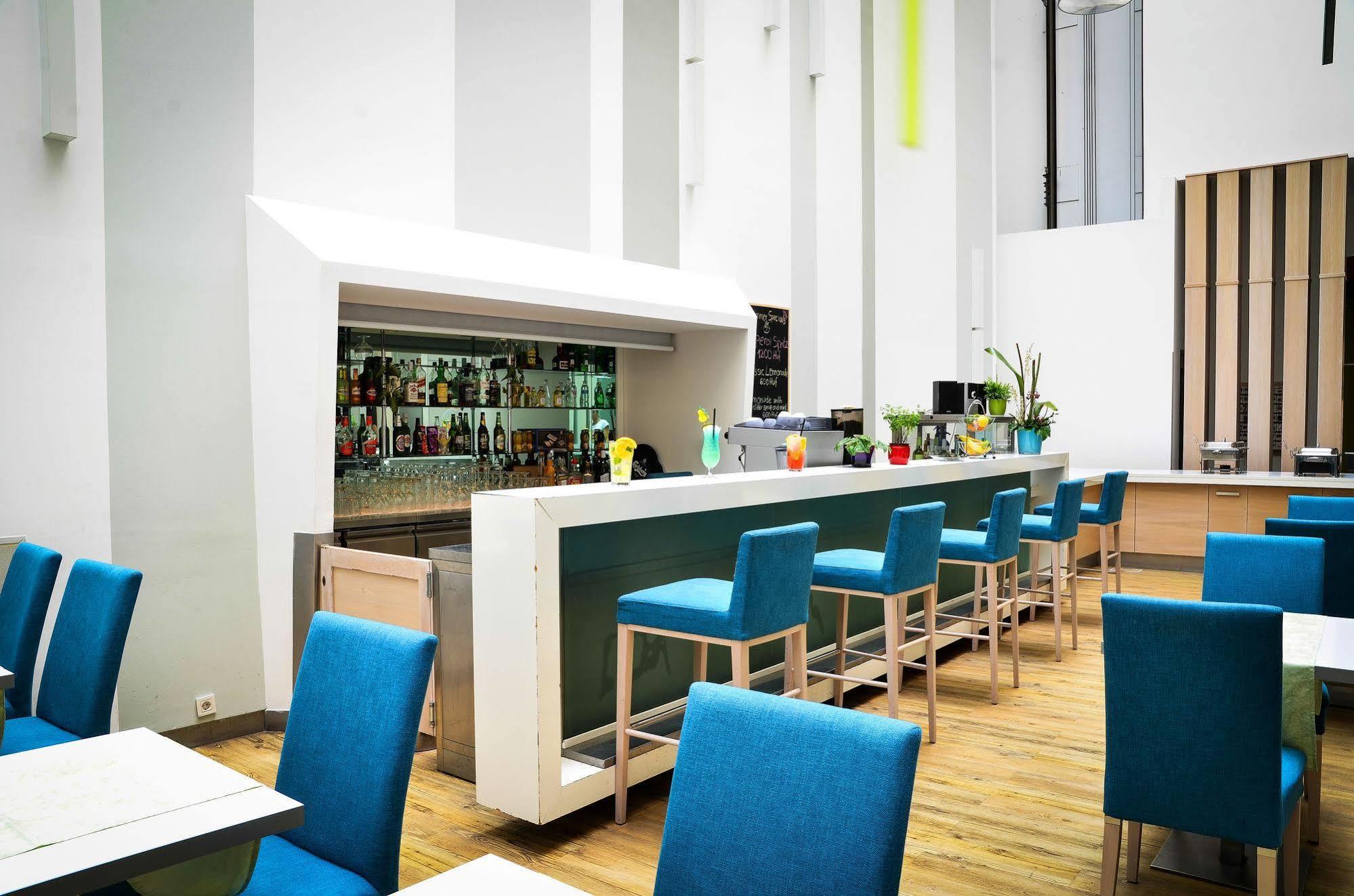 Atrium Fashion Hotel 4*