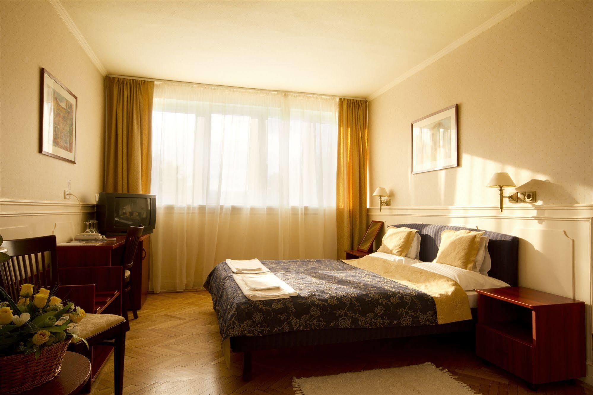 Alfa Art Hotel 3*