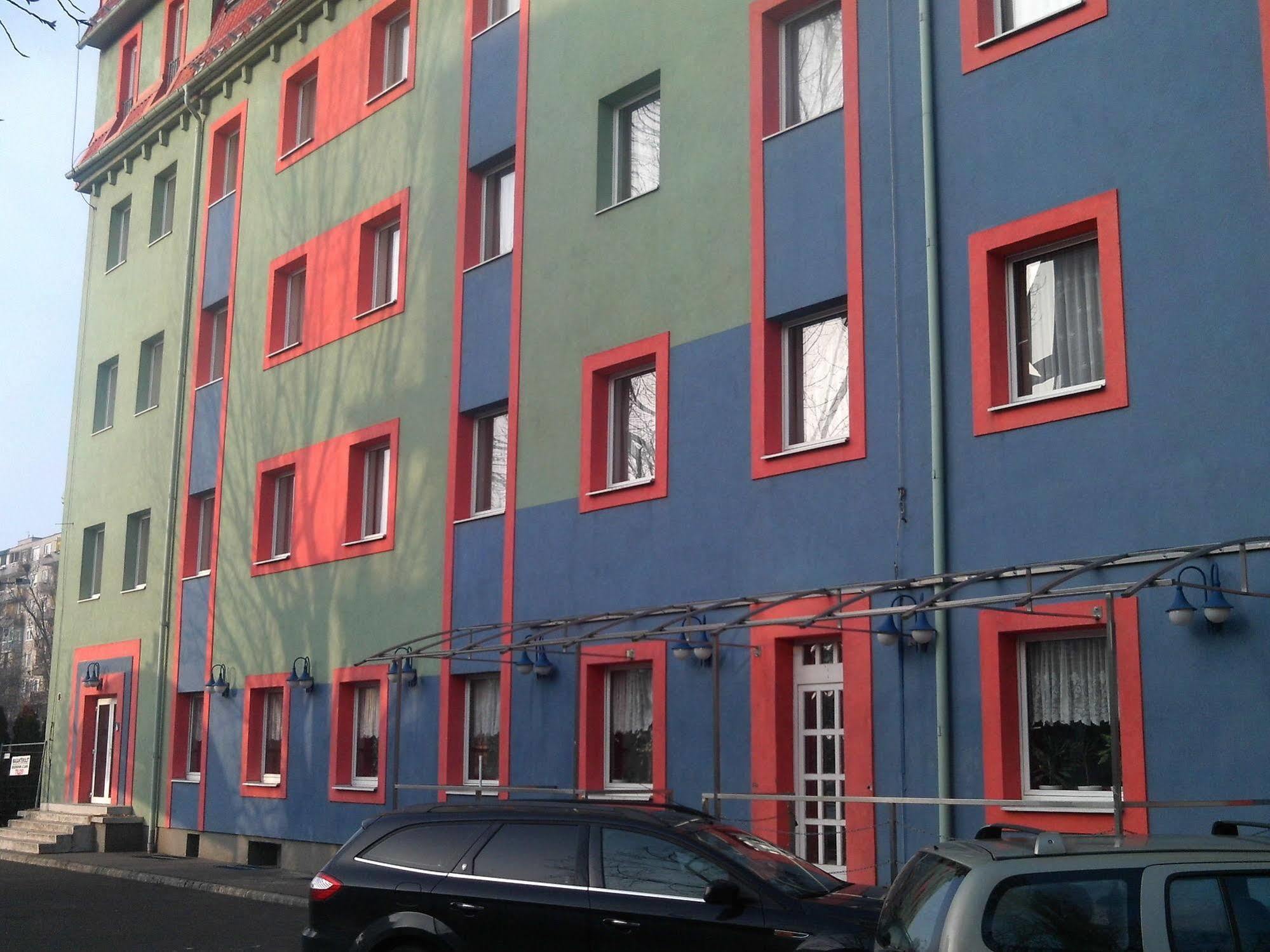 Polus Budapest
