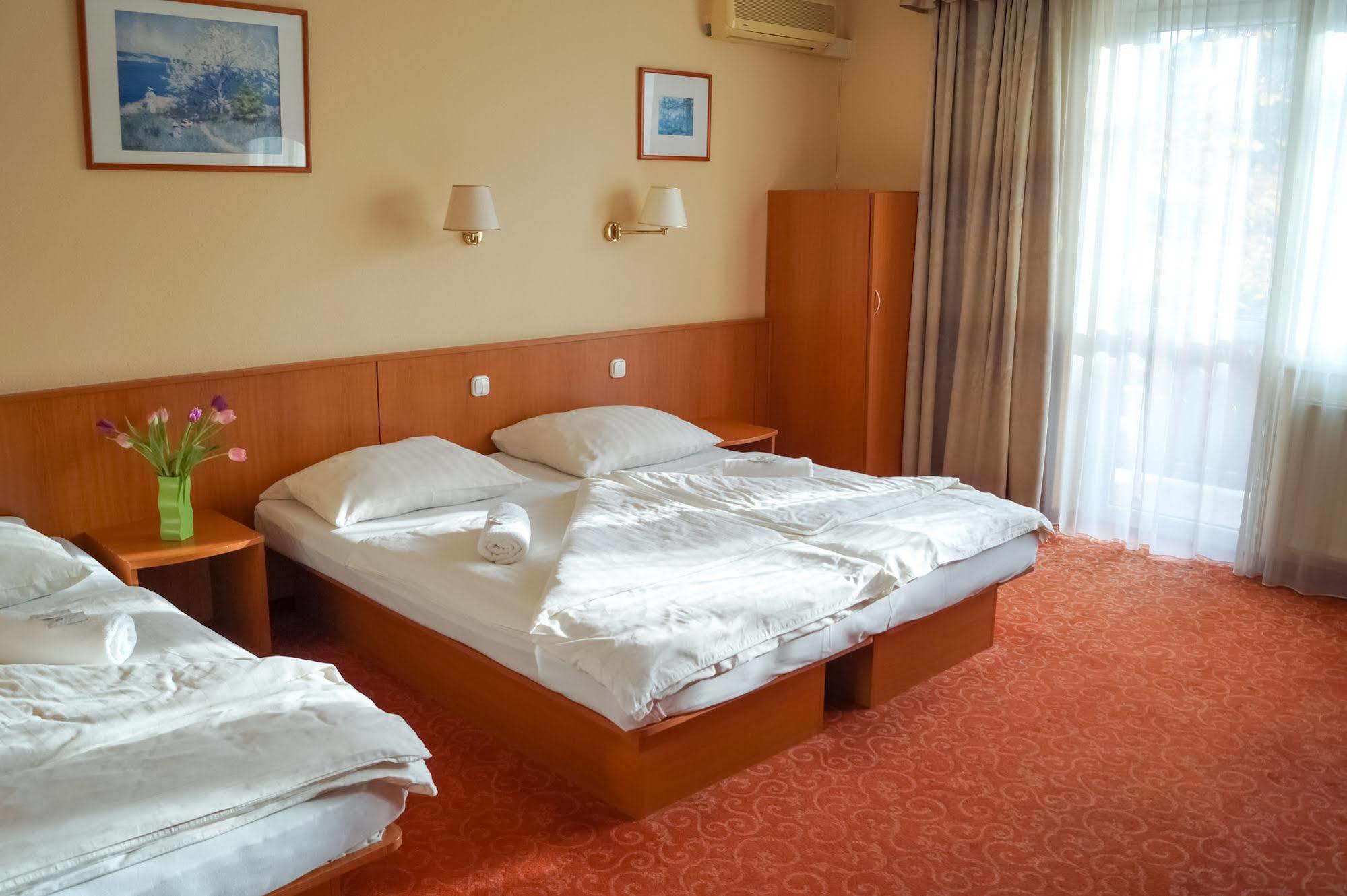 Korona Panzio 3* Budapeszt