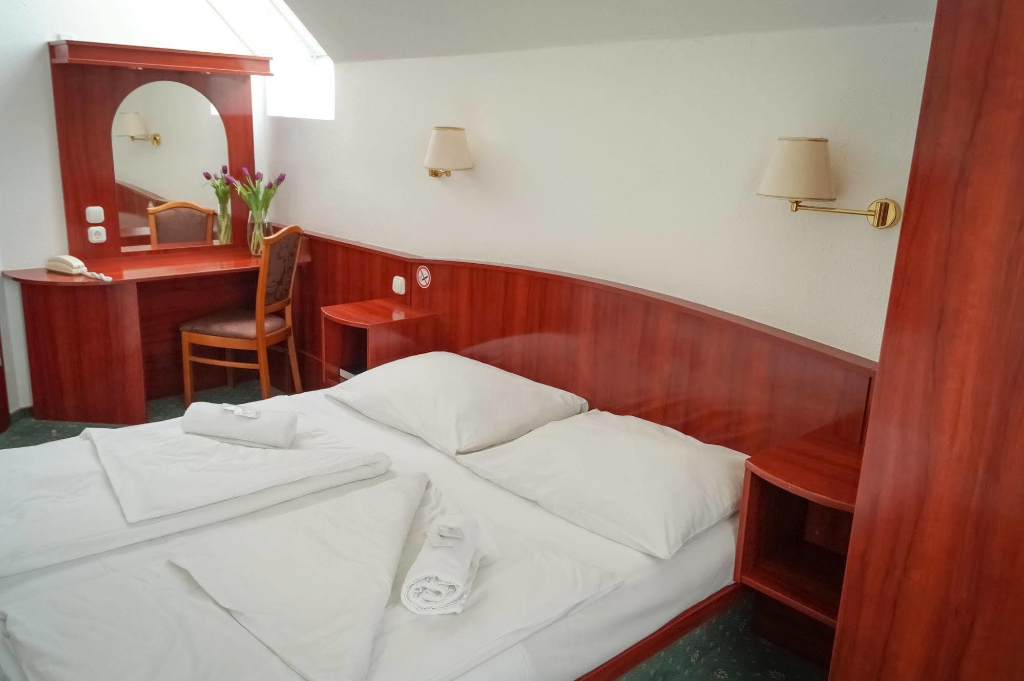 Korona Panzio 3* Budapešť