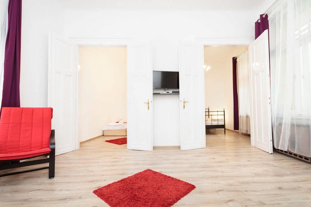 Like - Center - Style Budapest