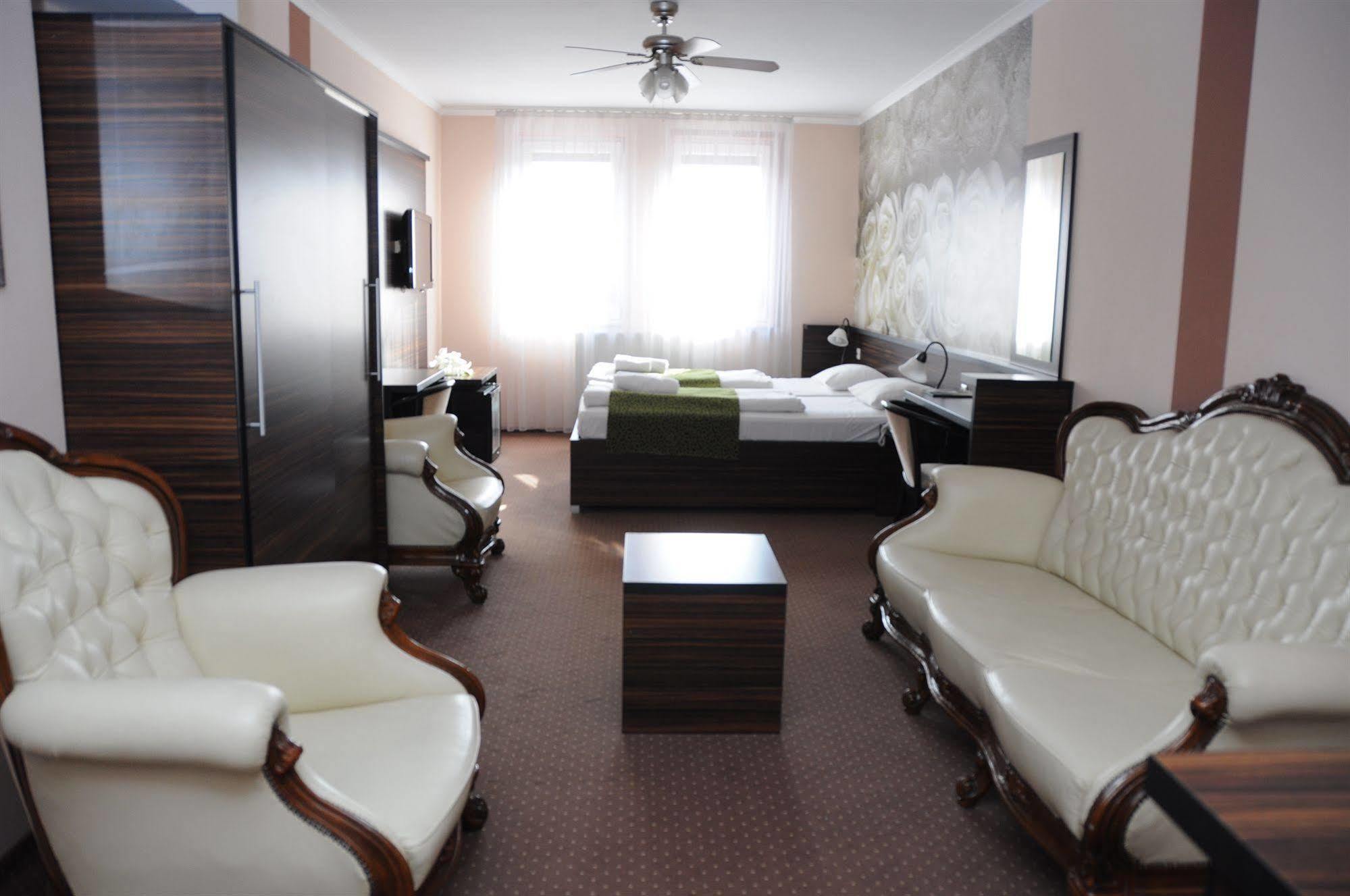 Green Hotel Budapest Hotel 4*