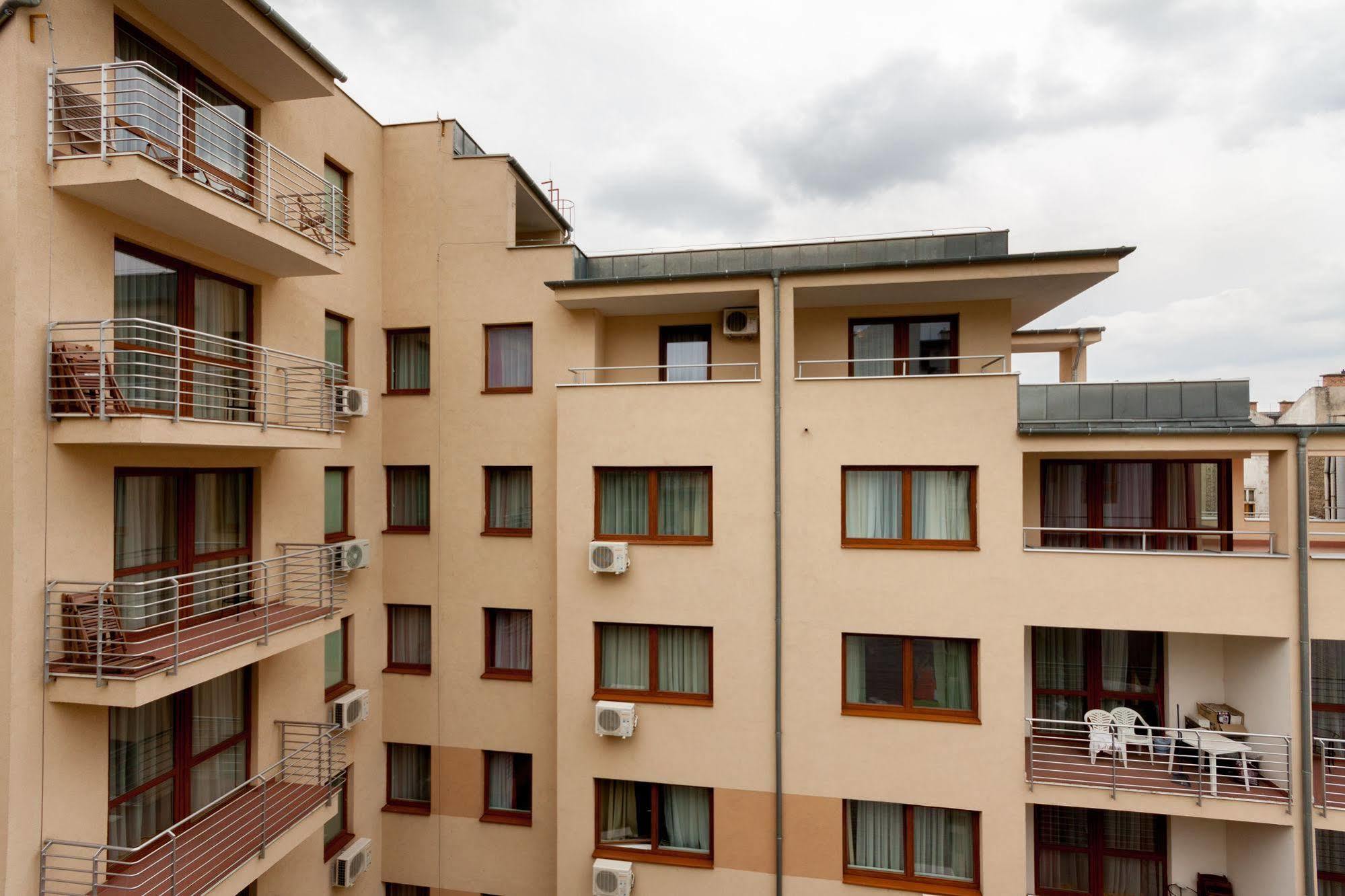 Corvin Plaza Apartamentos&suites
