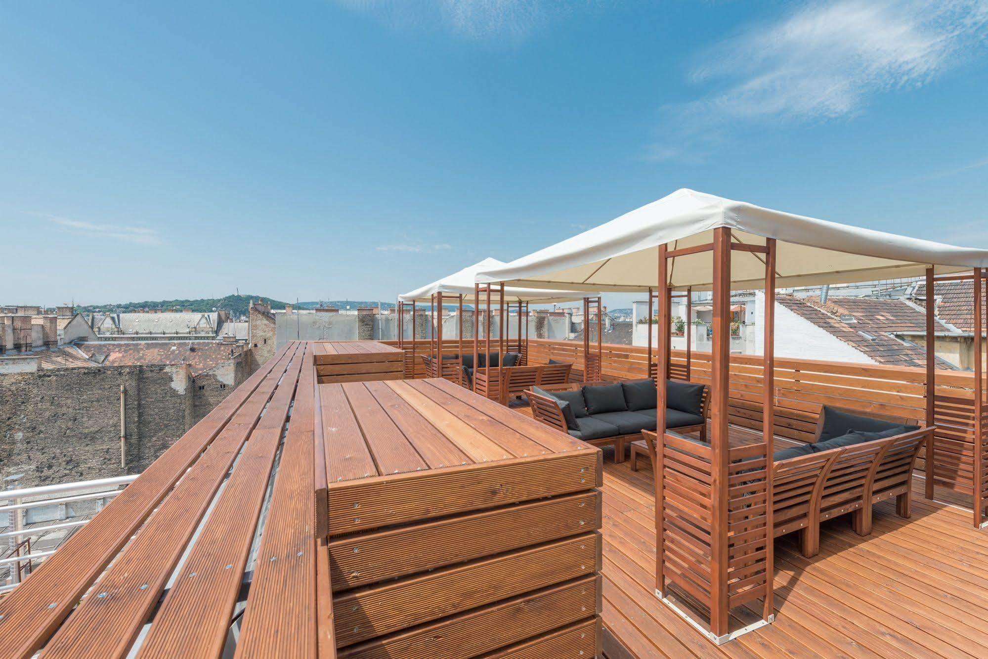Corvin Plaza Apartamentos&suites 3*