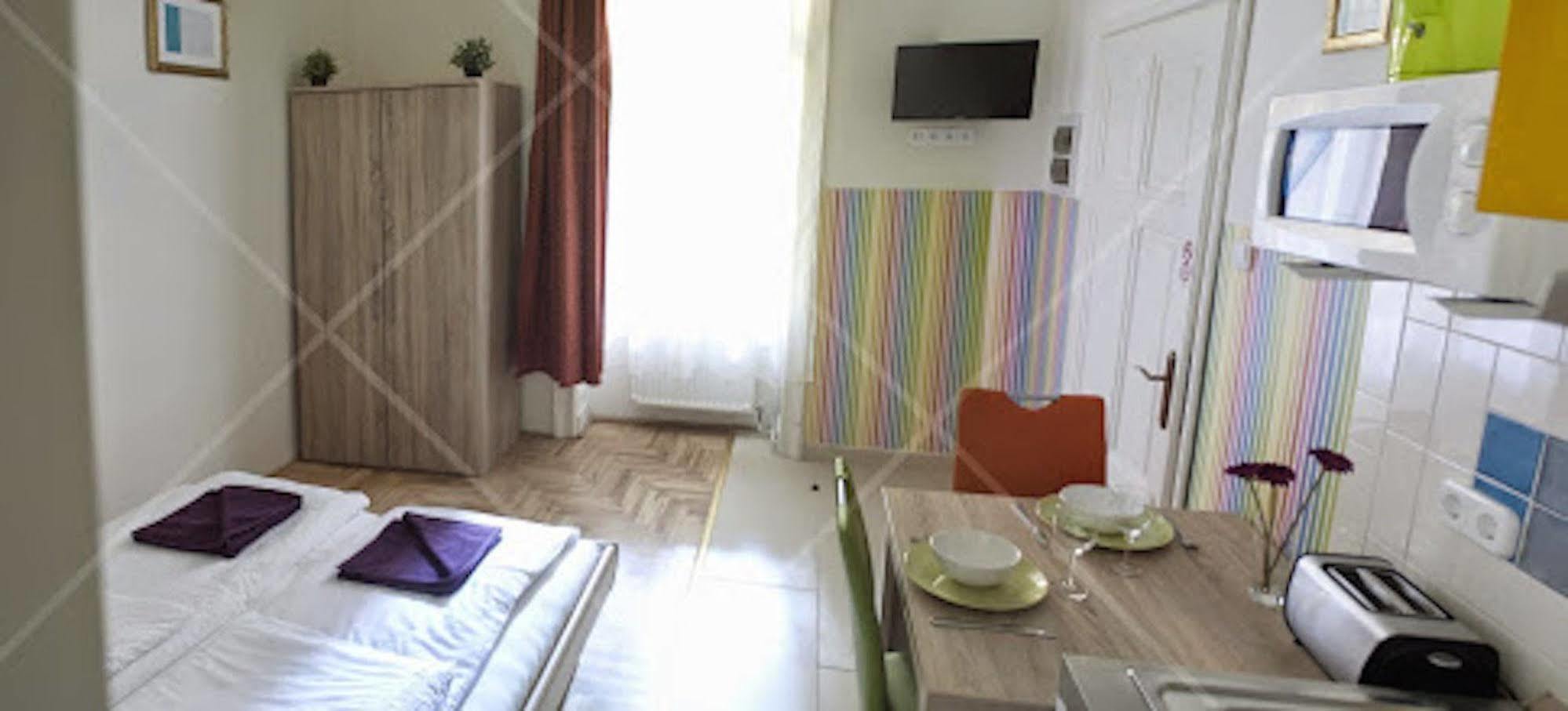 Aparthotel Amber Gardenview Downtown 3*