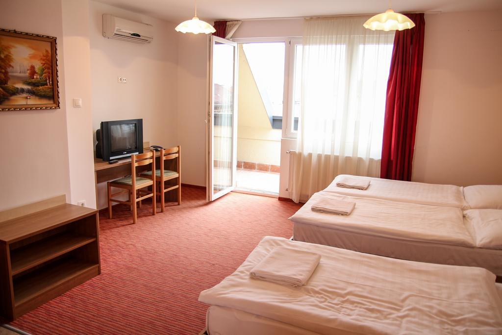 Silver Center Hotel 3*