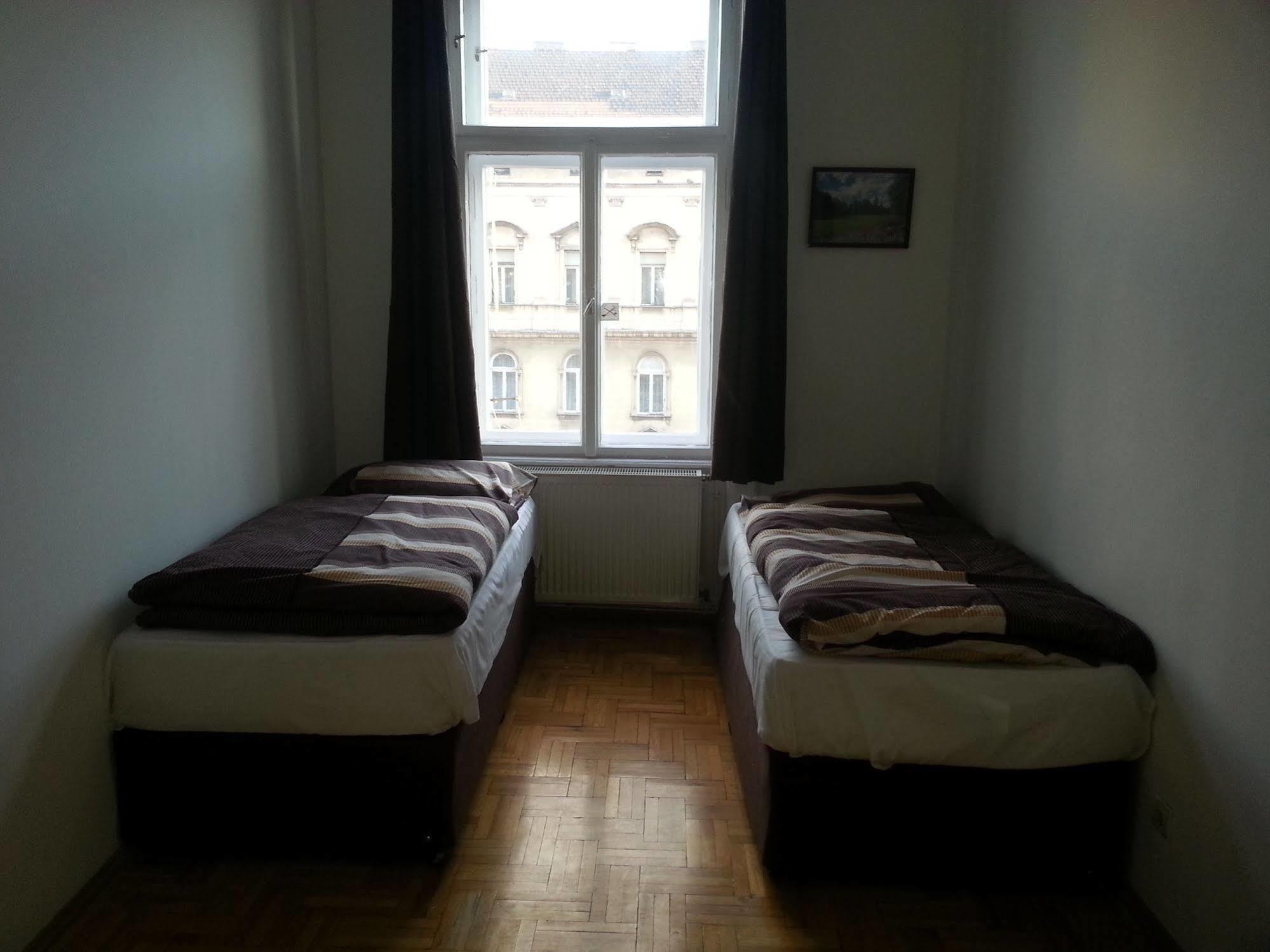 Caterina Private And Hostel *