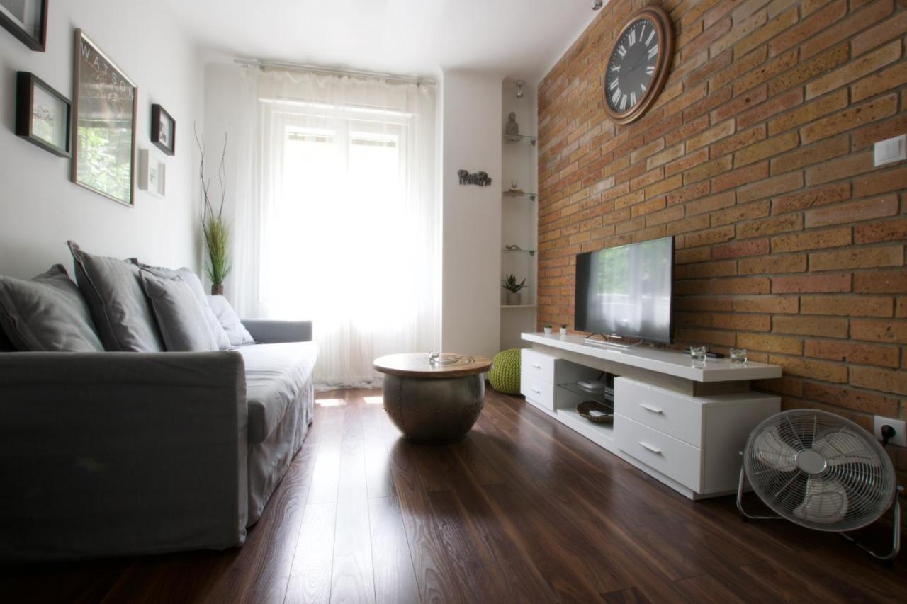 Standard By Hi5 - Nagymezo 11 Budapest