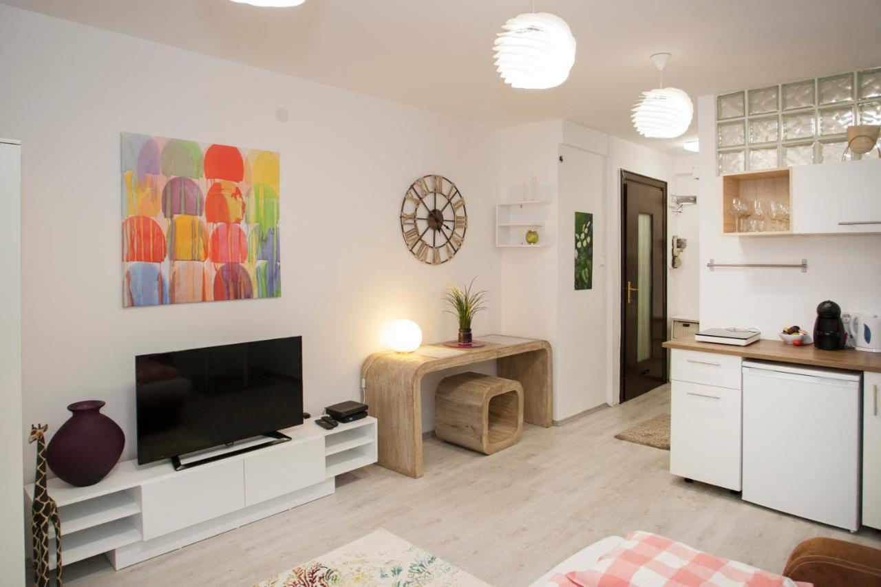 Hanna Studio Is In The Heart Of Pest Broadway Appartamento *