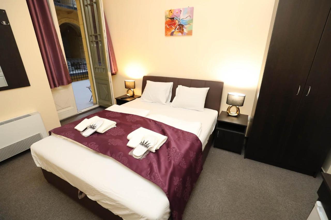 Hotel California Budapest