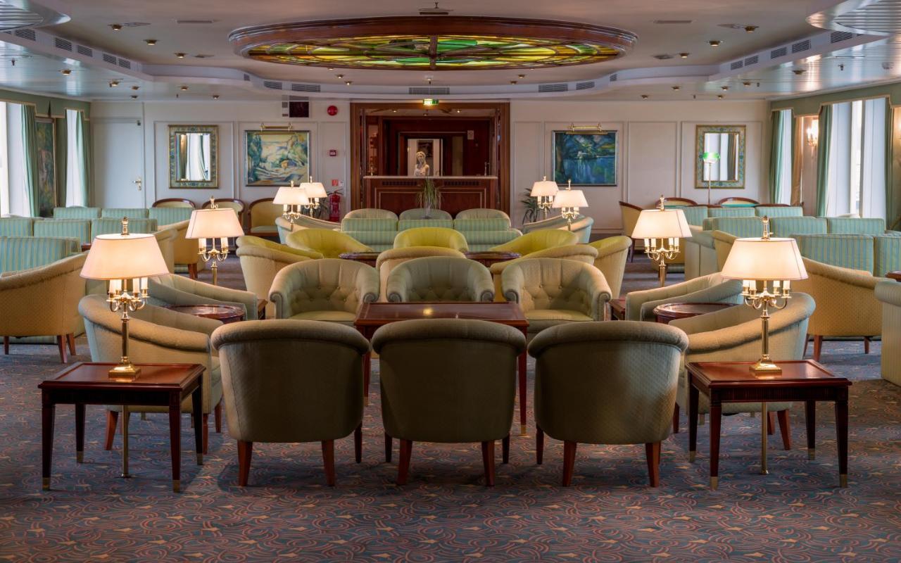 Botel Onriver Hotels - Ms Cezanne 4*