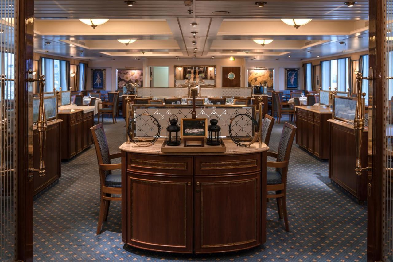 Onriver Hotels - Ms Cezanne Botel