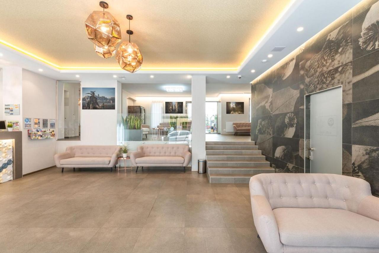 Maple Tree Budget Budapest