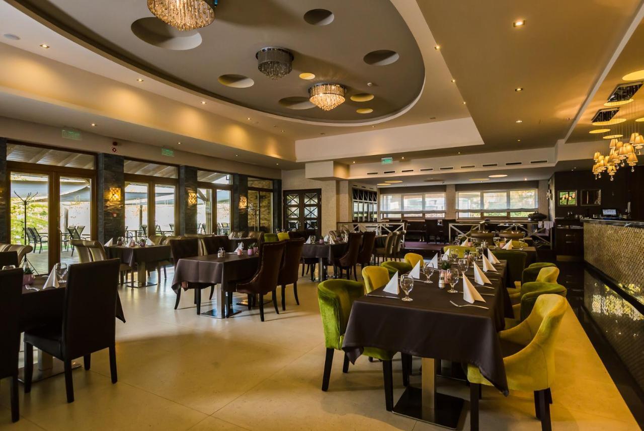 Duna Garden Hotel 4*