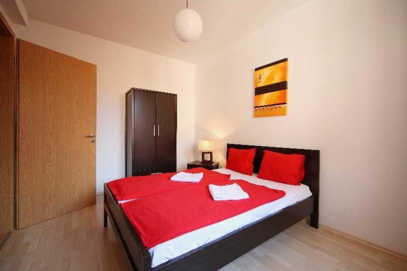 Opera Apartment *
