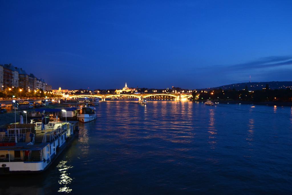 Fortuna Boat Botel 3*