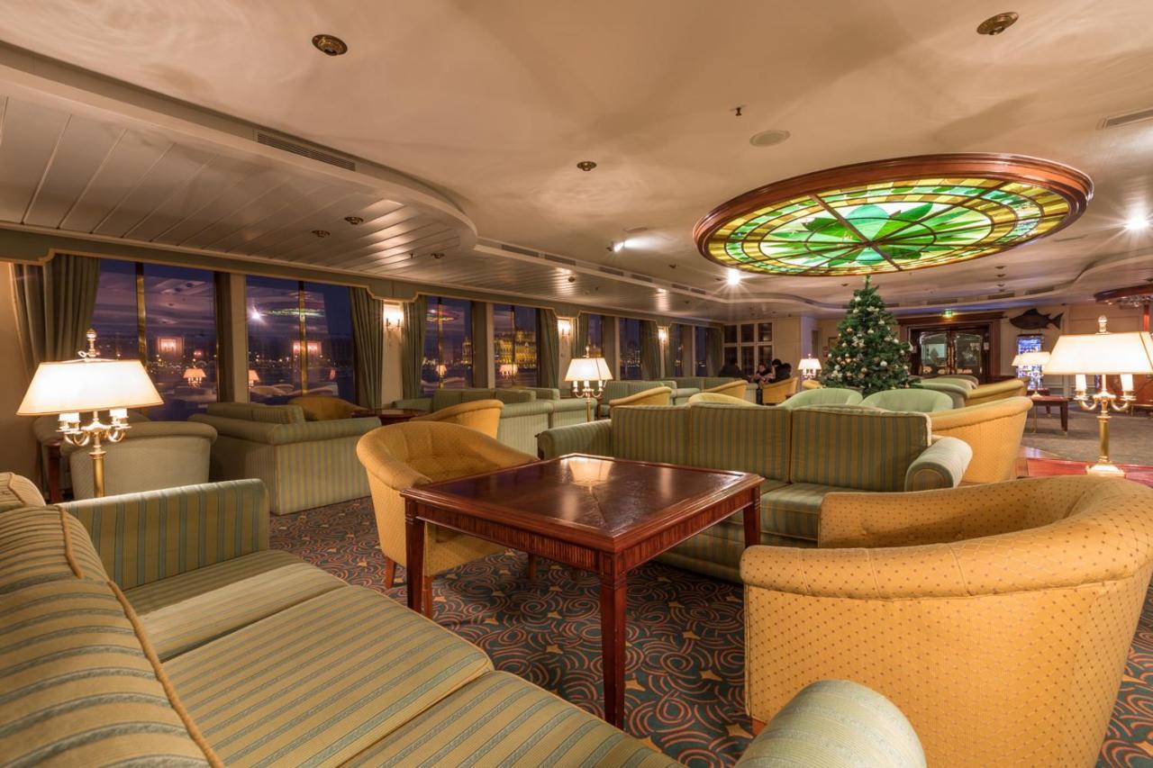 Onriver Hotels - Ms Cezanne Botel