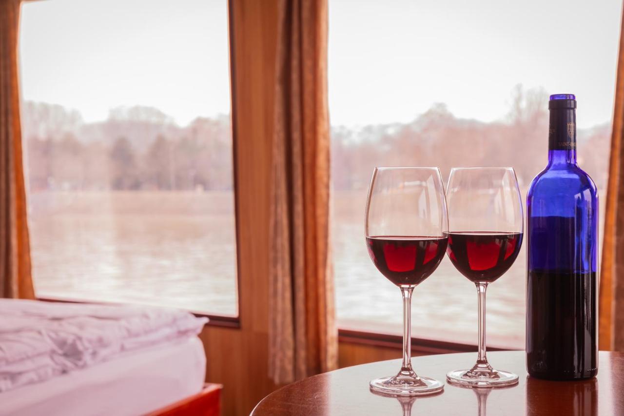 Botel Fortuna Boat 3*
