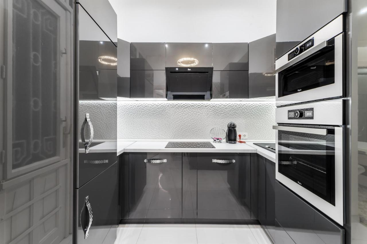 Amora Homes Breathless View Parliament 2 Luxury With Terrace Free Parking Reservation Needed
