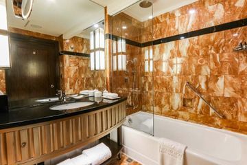 Millennium Court, - Marriott Executive 4*