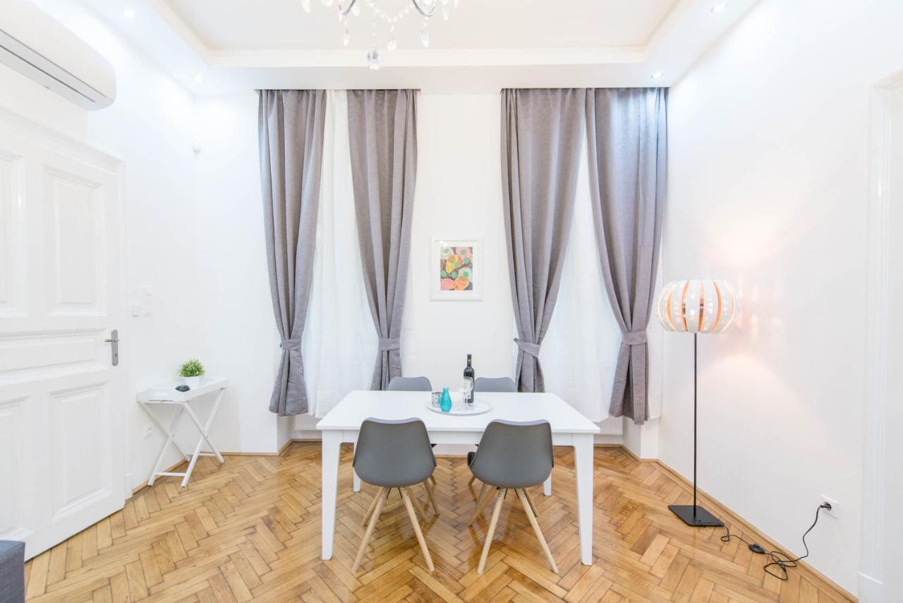Dominik * Budapest