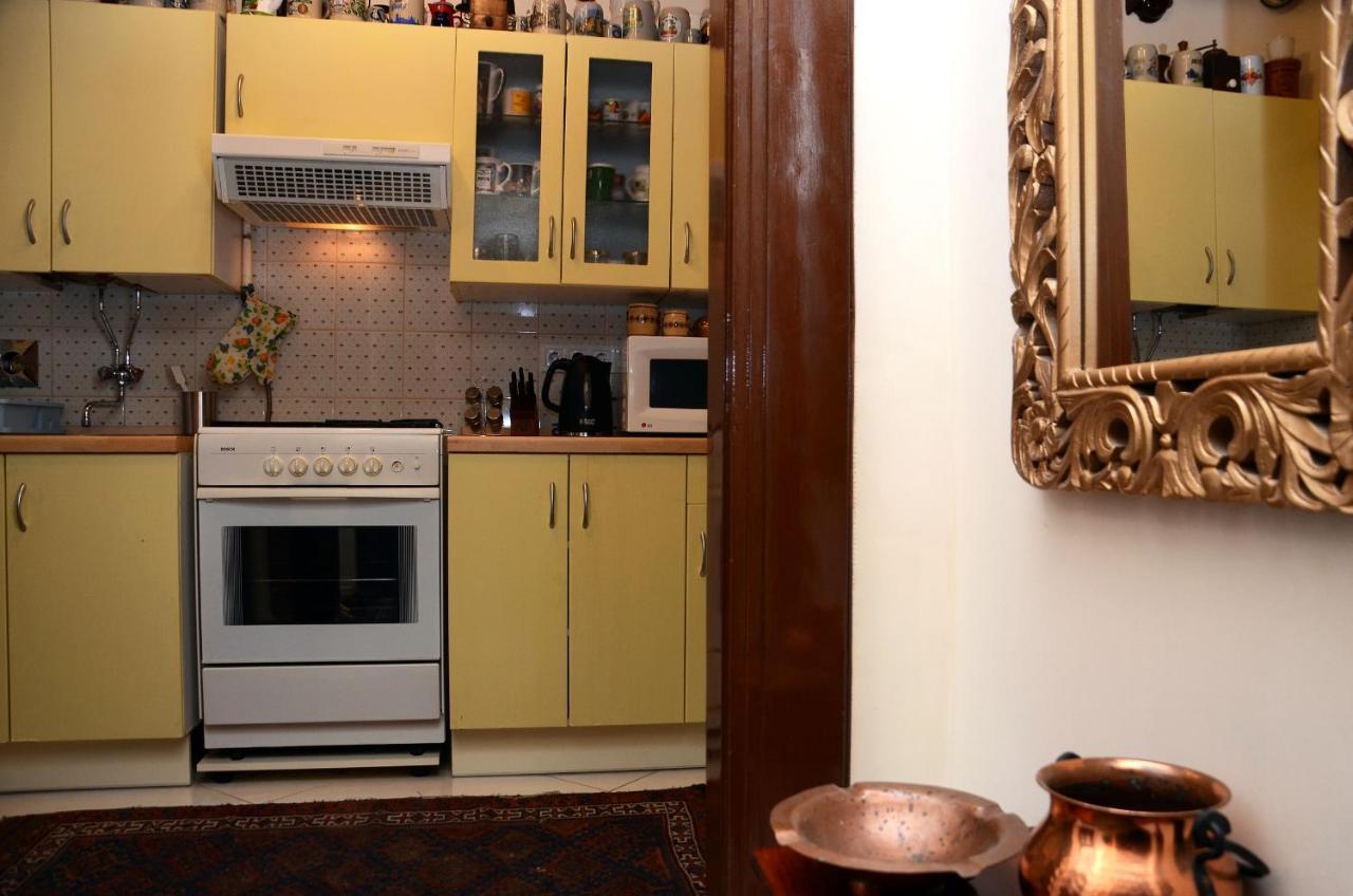 Central Square Apartment *
