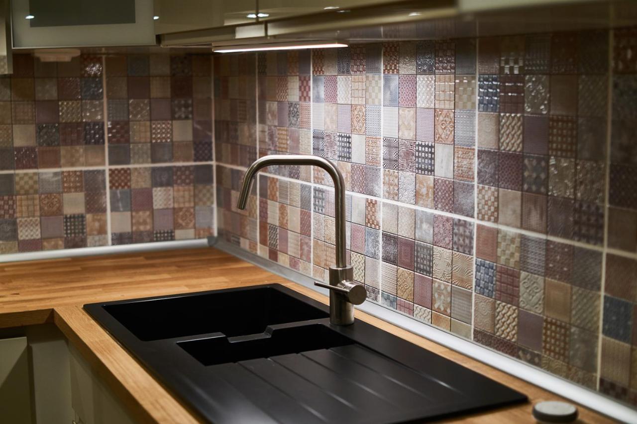 Apartment D20 | *