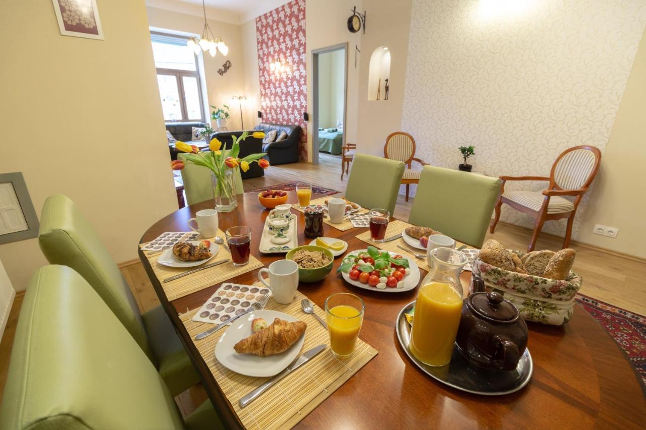 Apartment Jewel In Buda Budapest