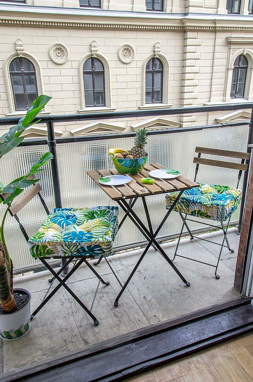 Tropical * Budapest