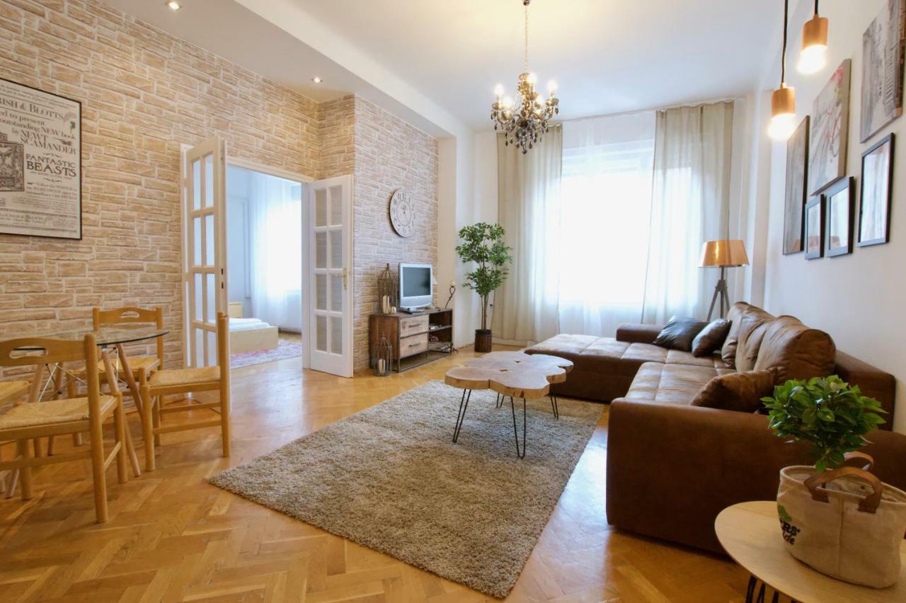 Standard By Hi5 - Madách Imre 1 * Budapest