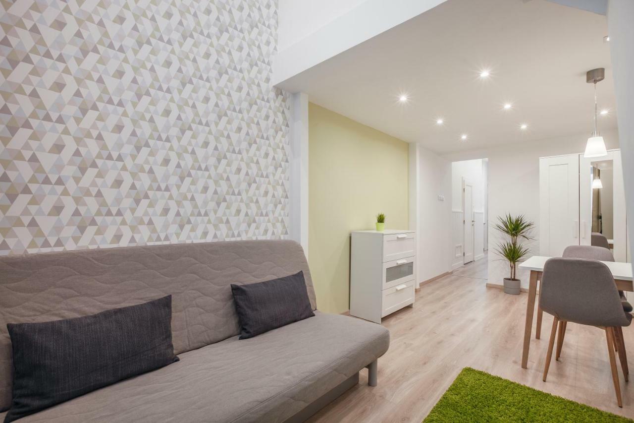 Palace Quarter Brody Apartment *