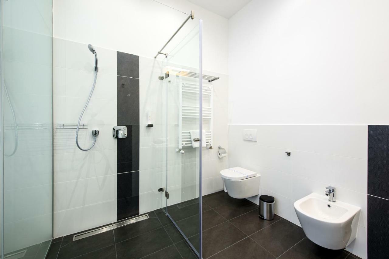 Karoly Corner Residences Apartment