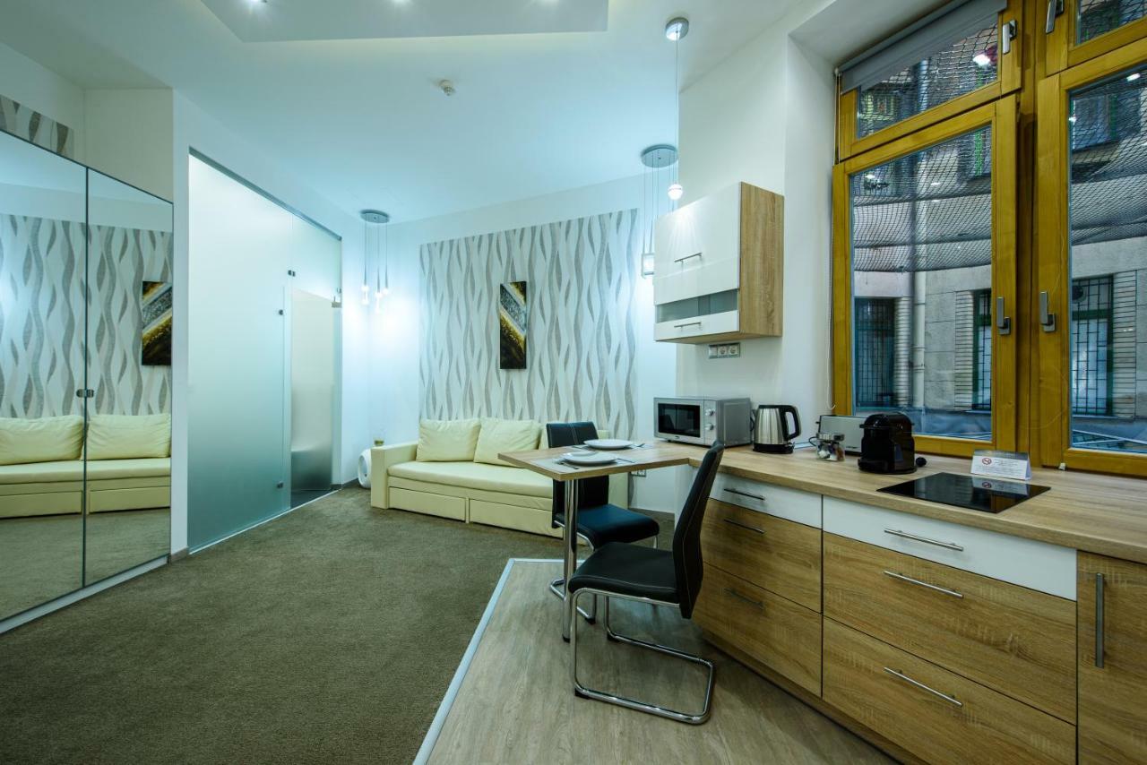 Karoly Corner Residences Apartment
