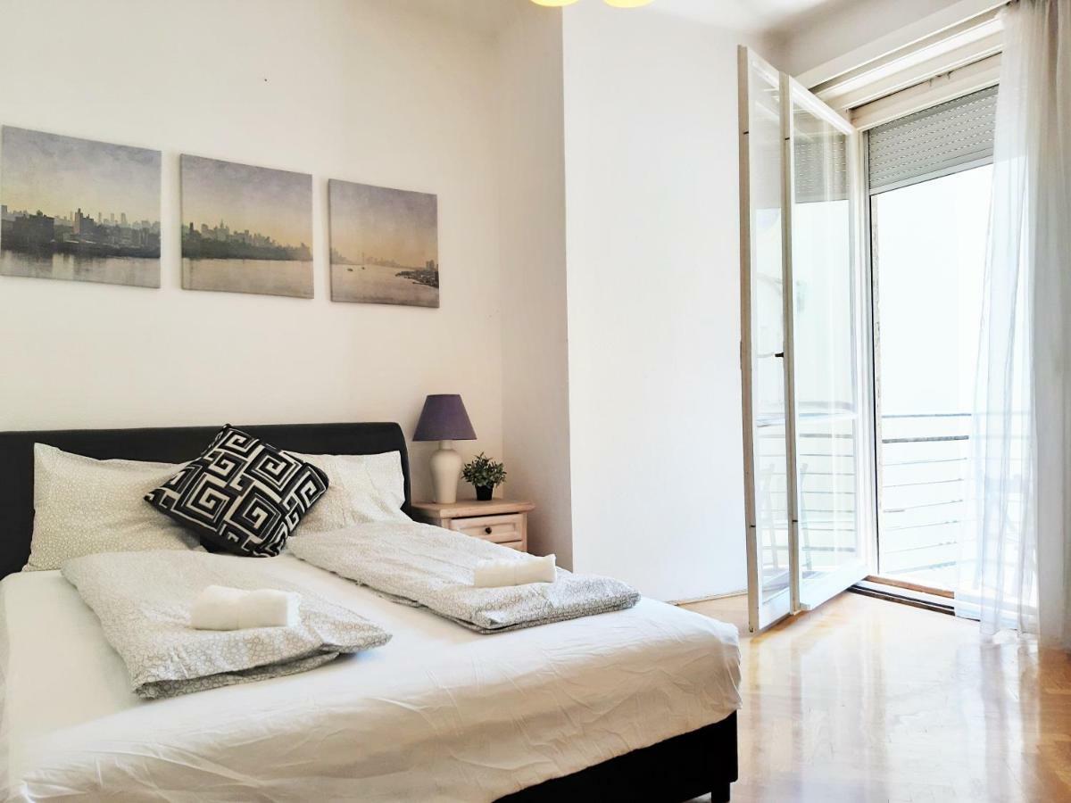 Gold Rose With 3 Appartement Boedapest