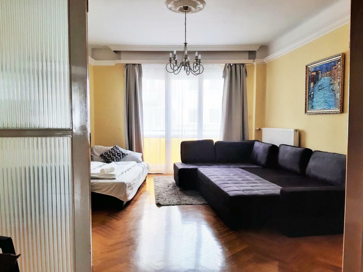Gold Rose With 3 Appartement