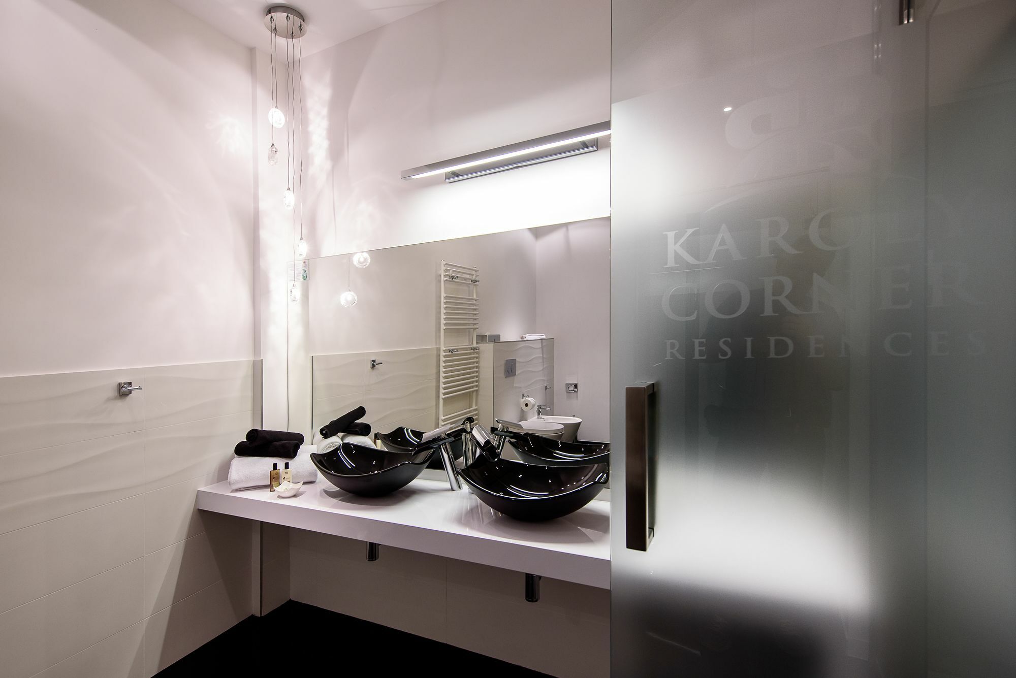 Karoly Corner Residences Apartment *