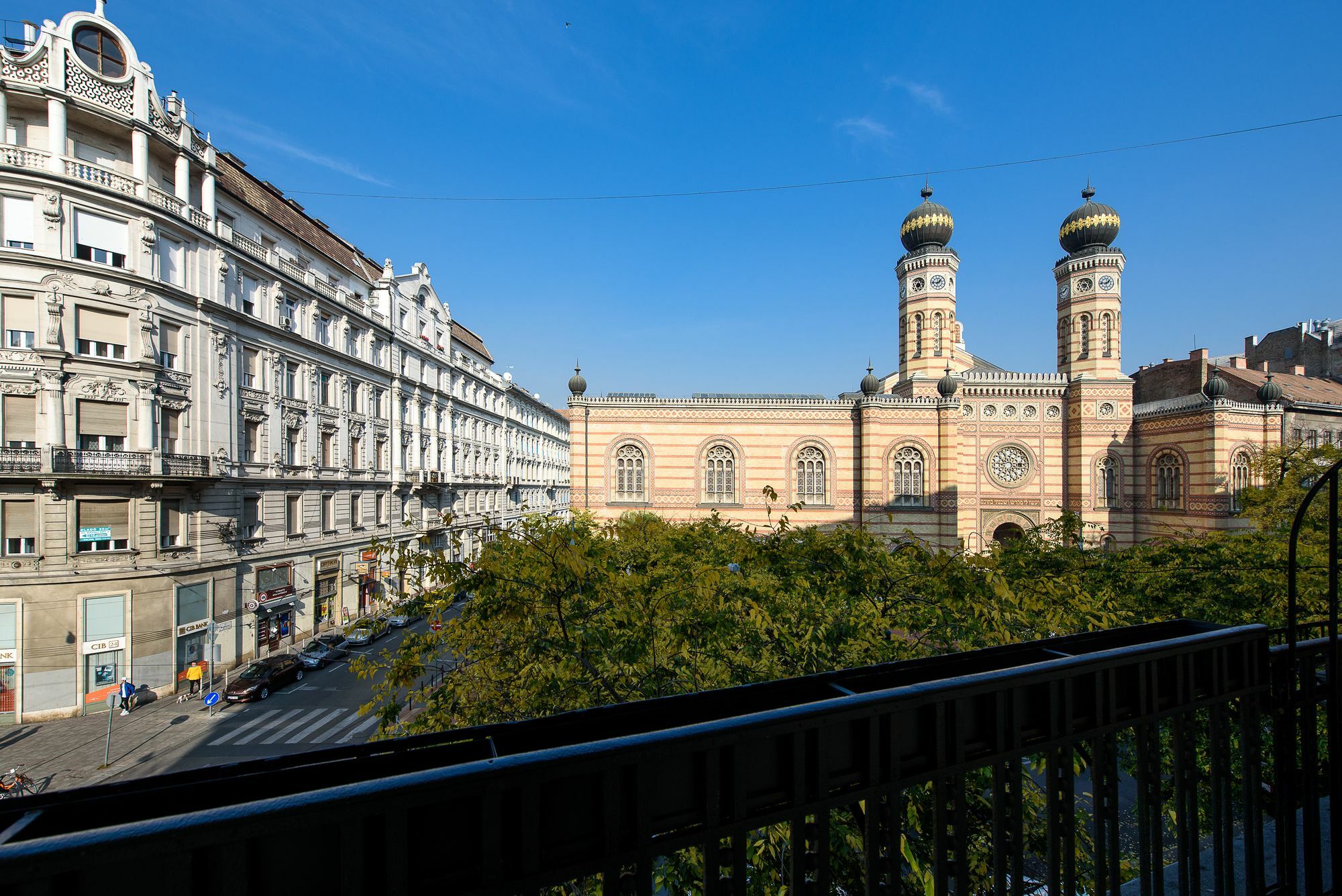 Karoly Corner Residences Apartment