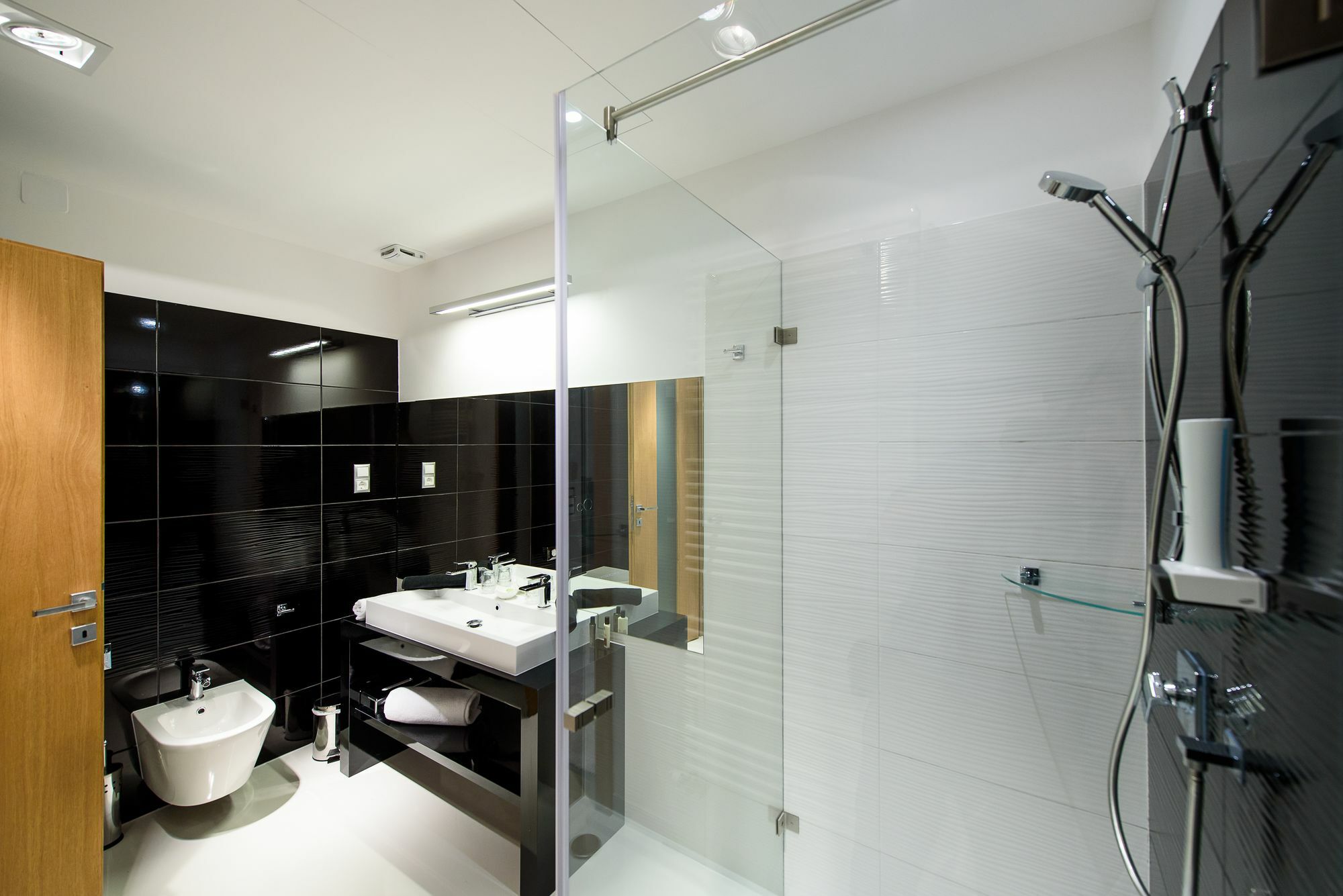 Karoly Corner Residences Apartment