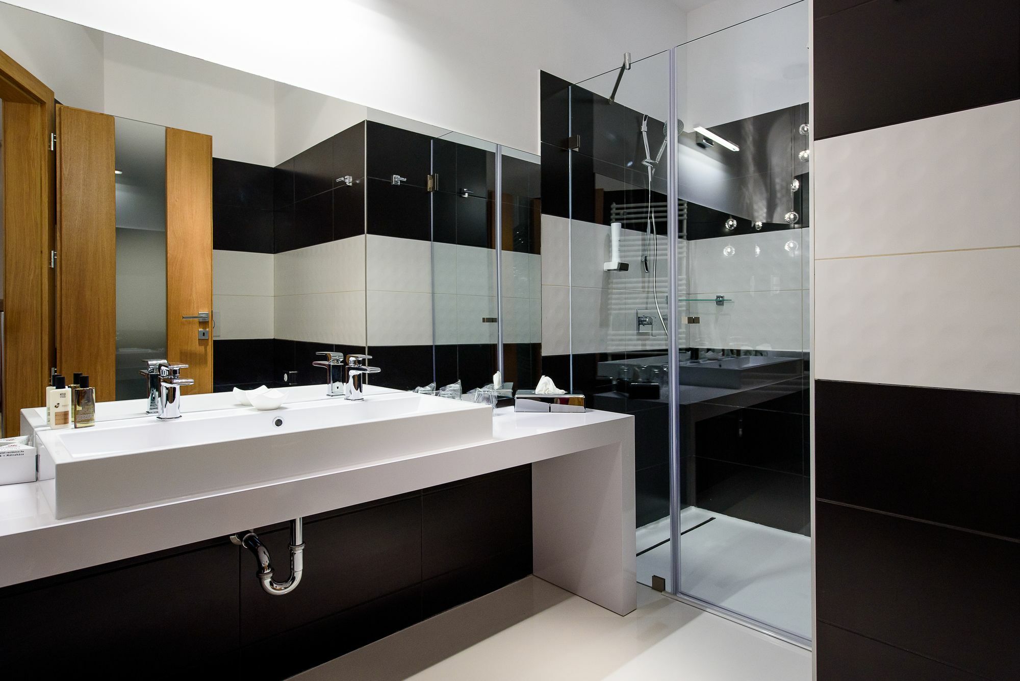 Apartment Karoly Corner Residences *