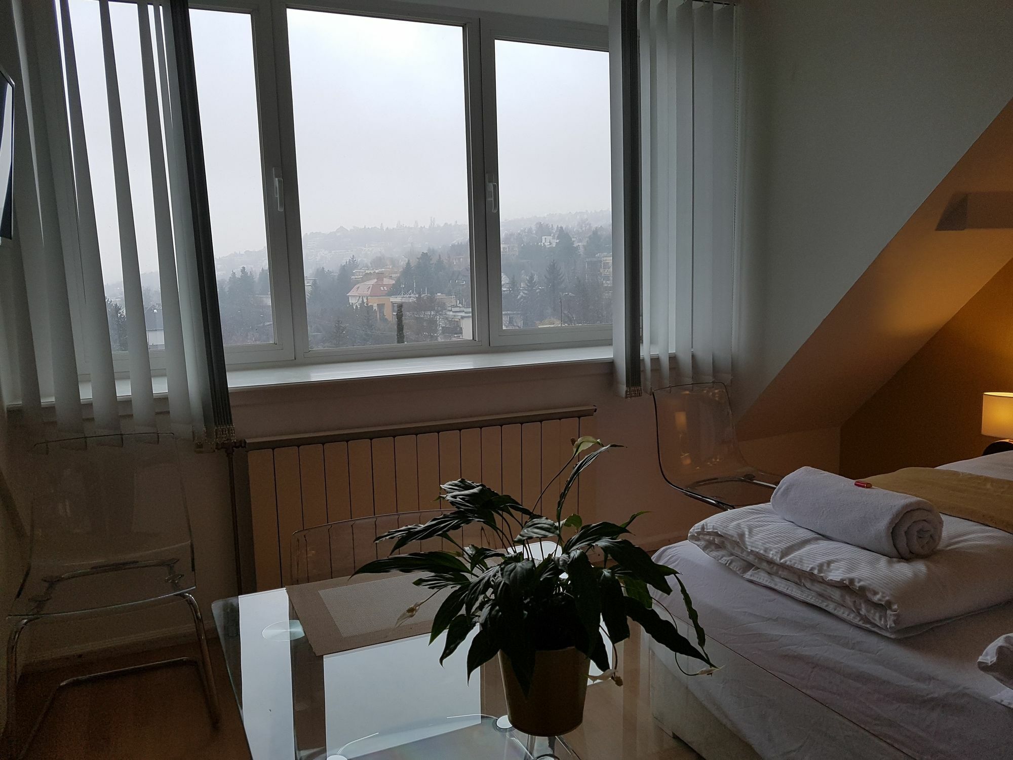 Hillside Premium * Budapest