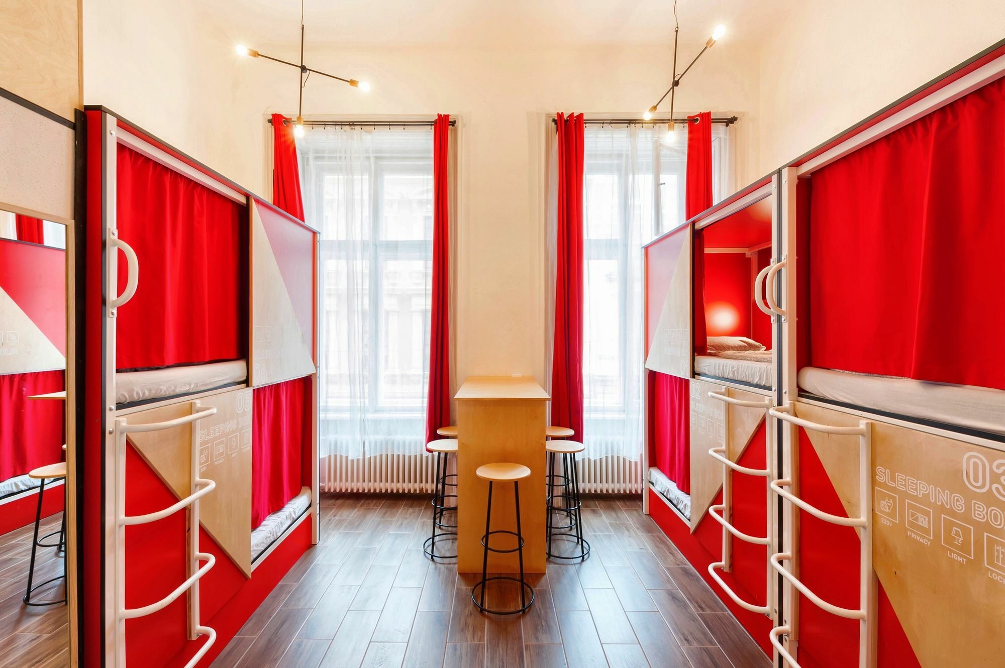 Adagio 1.0 Oktogon Hostal