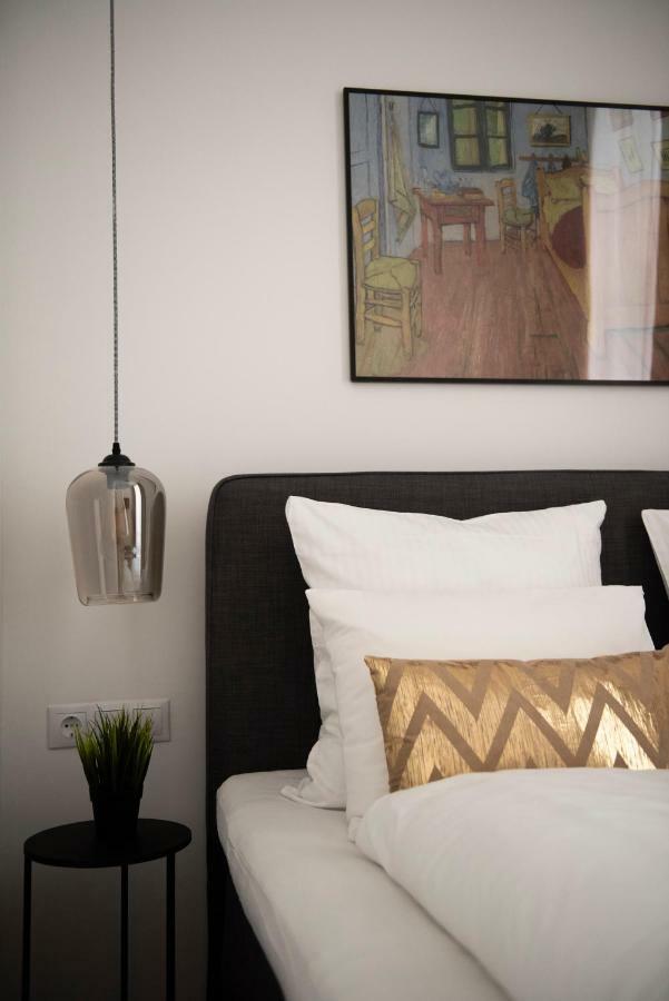 Creative - Kálmán Imre St Luxury