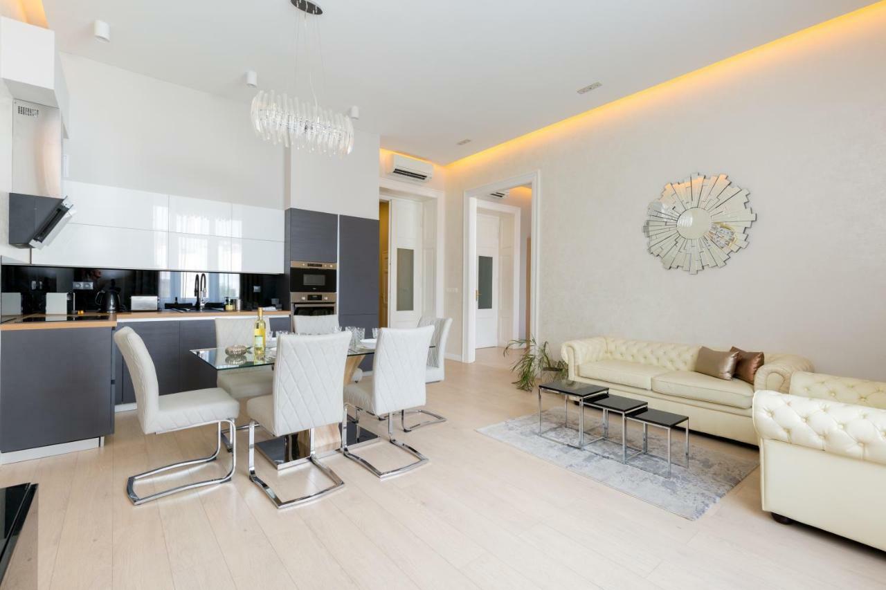Grand Designer Dream In The Center W 3br/3bath Boedapest