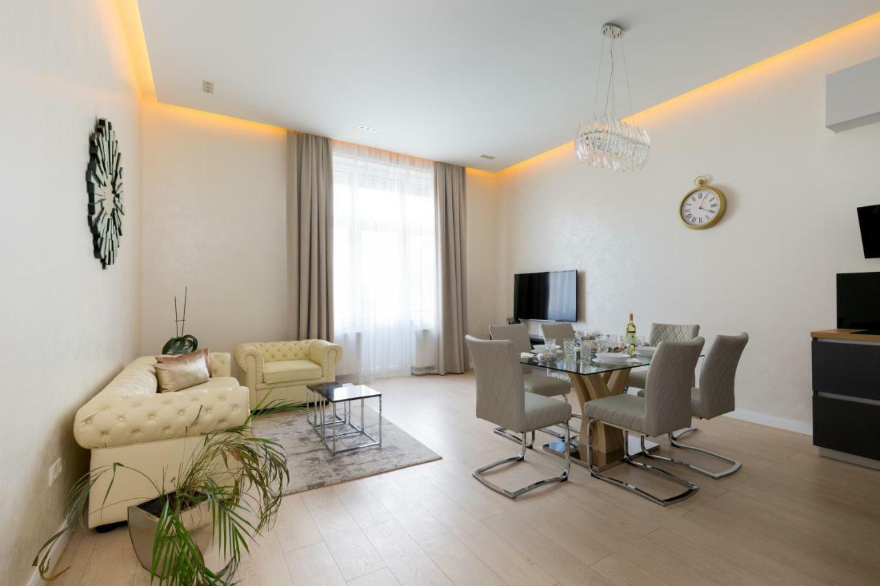 Grand Designer Dream In The Center W 3br/3bath Appartement