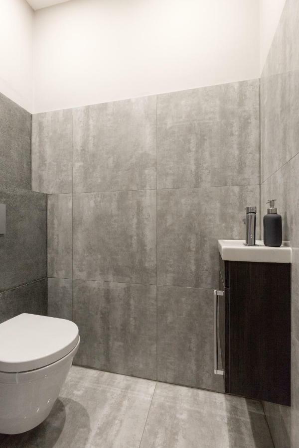 Grand Designer Dream In The Center W 3br/3bath Appartement