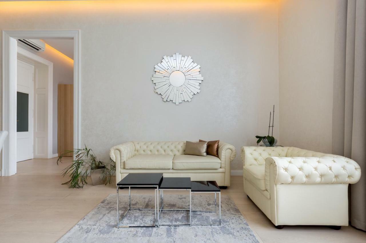 Grand Designer Dream In The Center W 3br/3bath * Boedapest