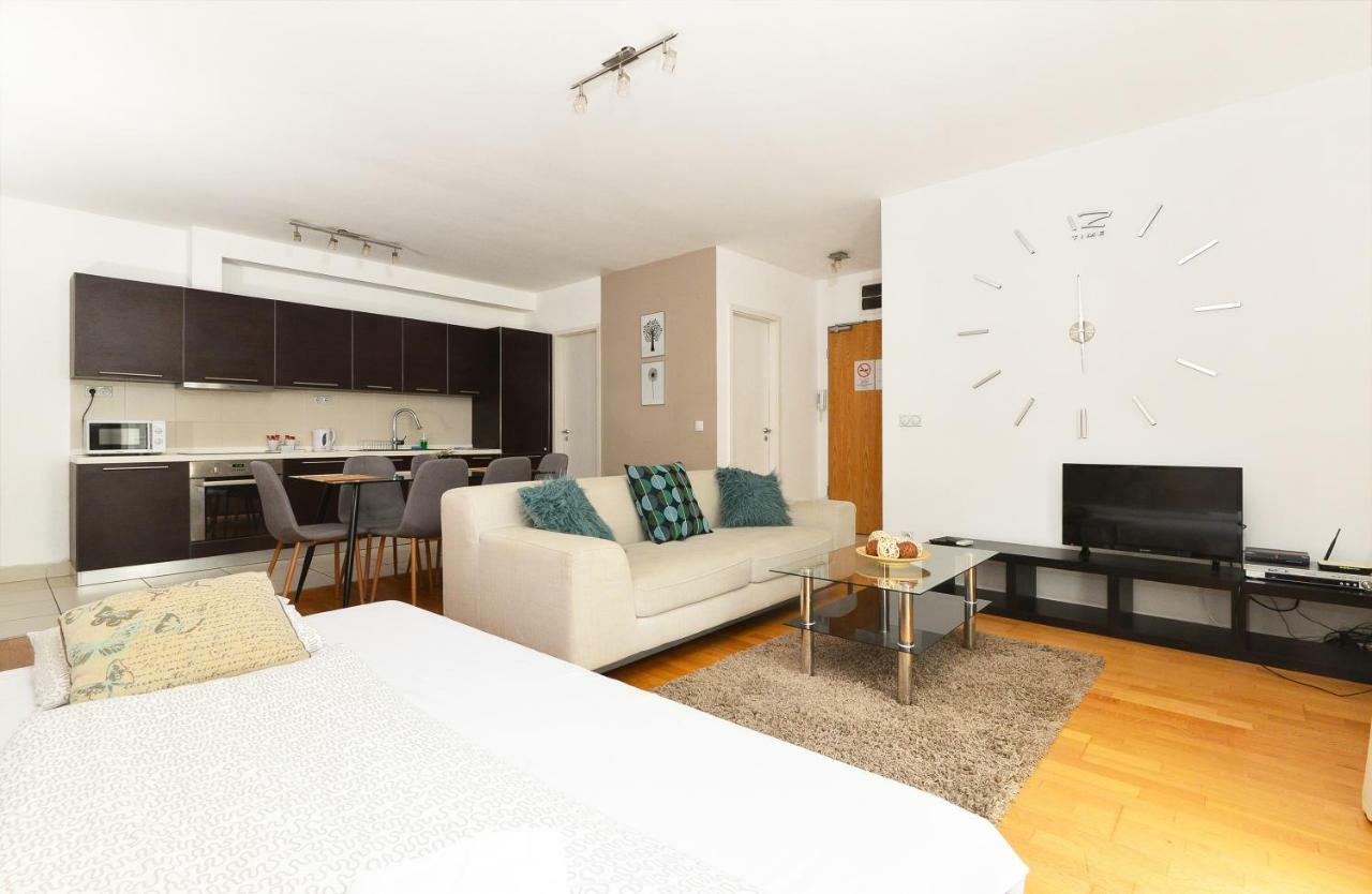 Apartmanhotel Quality Point 0-24 Reception Budapest