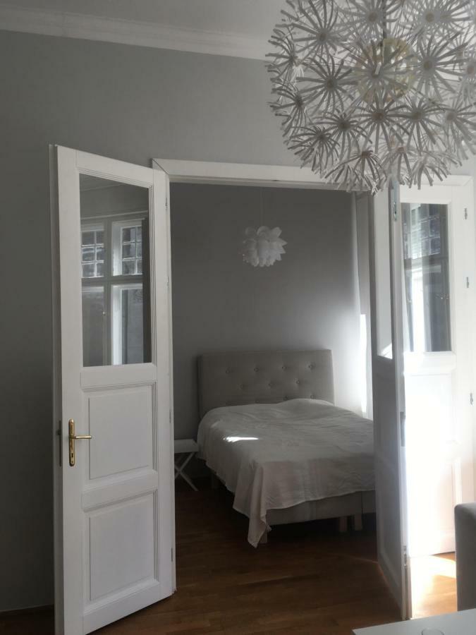Alma's Romantic Getaway * Budapest