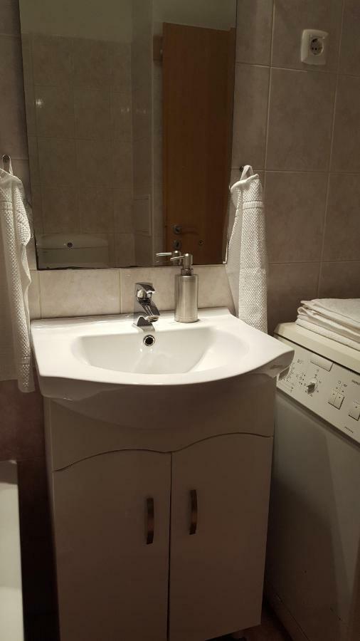 Liget Apartment, Terrace, Free Parking, Ac *